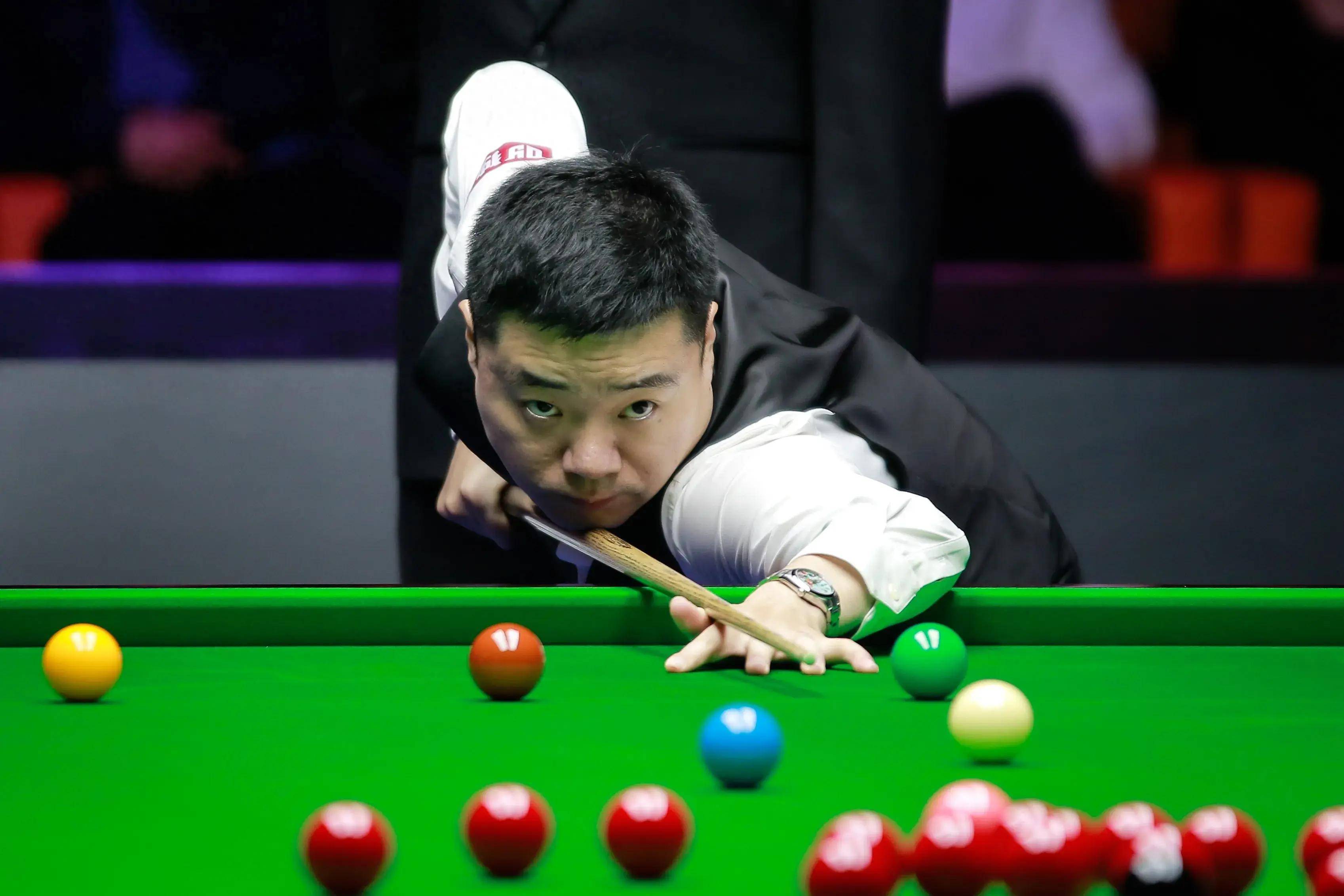 而沃尔夫斯 而沃尔夫斯